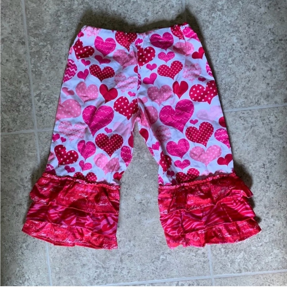NWOT size 6 months custom made red/white/pink Valentine Ruffled Capri Pants.